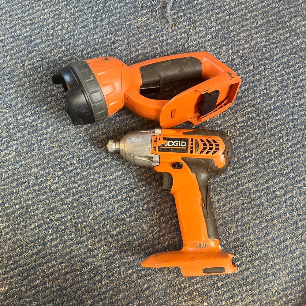 Ridgid Cordless Power Tool Set (Drill & flashlight) batteries not included